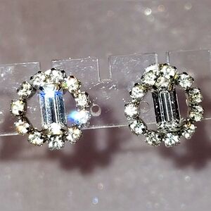 Vintage Clear Glittery Circle Rhinestone Screw-on Earrings